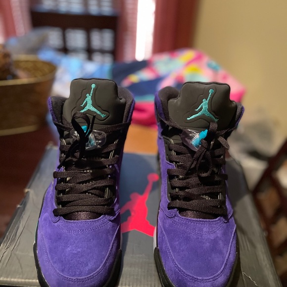 Jordan 5 alternate grapes men’s 8.5 main image 4